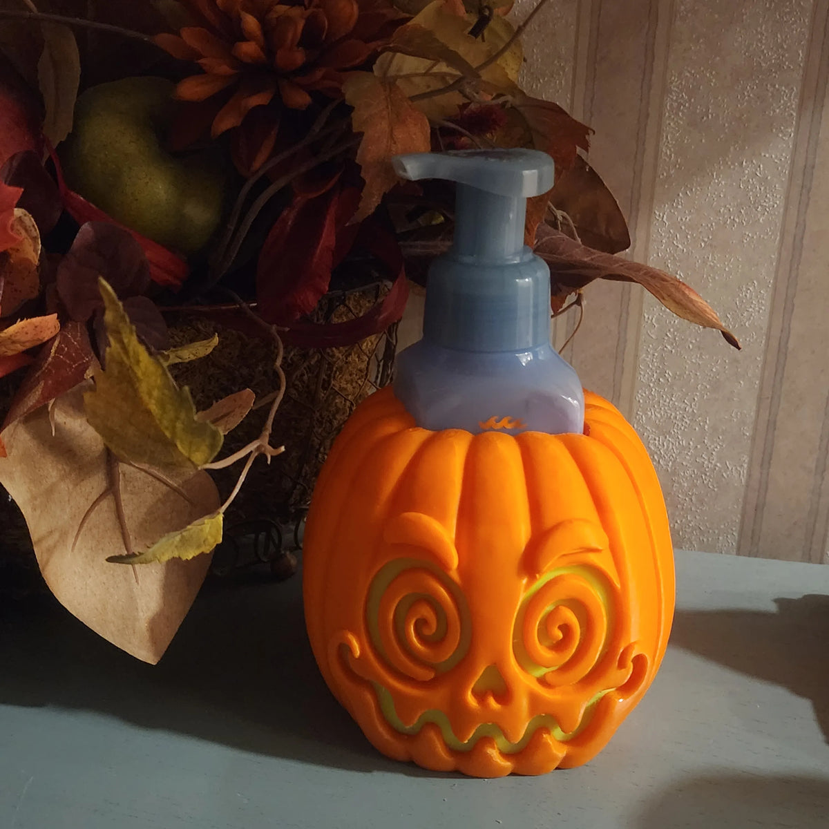 BBW Bath and Body Wash - Halloween Themed Pumpkin - Take Me Away