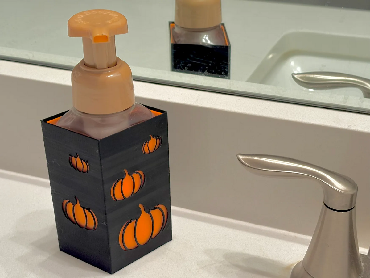 BBW - Bath and Body works - Halloween Themed Pumpkin Patch Sleeve for Hand Soap Dispenser