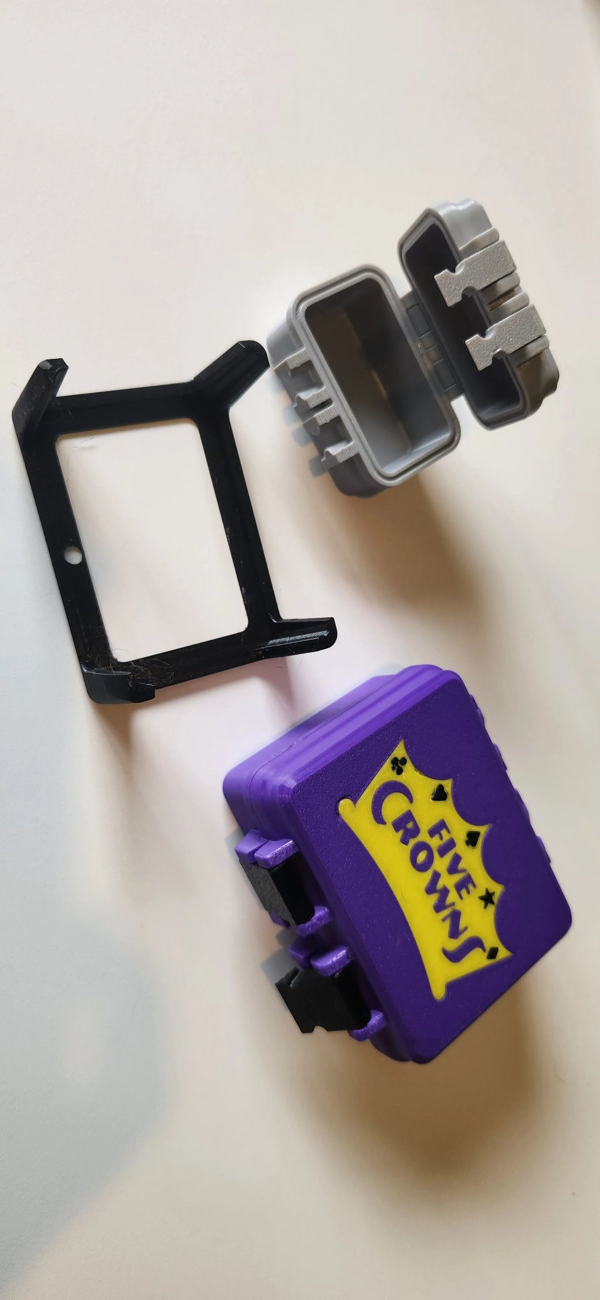 5 Crowns Game Snap Lock Box