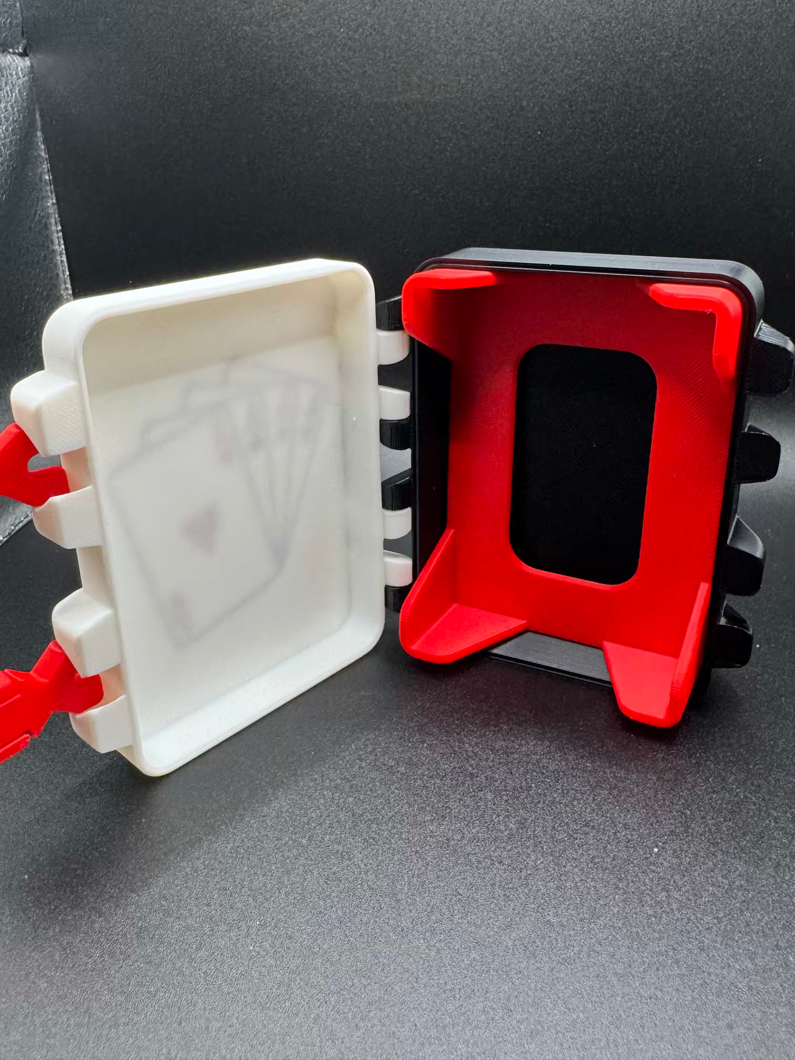 Single Playing Deck  Hard Case - Snap Lock