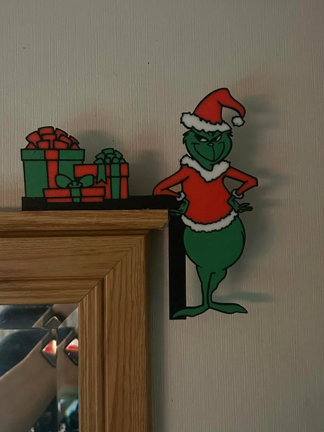 Grinch w/ Presents Door Frame Corner 9 inches - LEFT or RIGHT Available